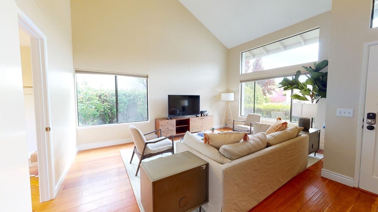 Photo - 583 Seahorse Ln