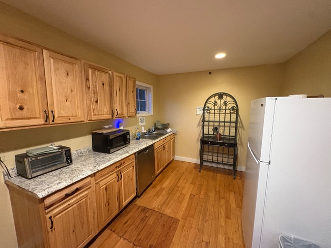 Photo - 57 Winchester St