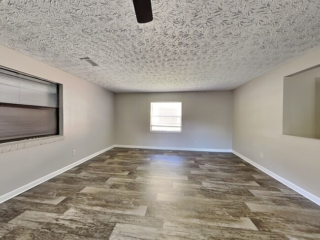 Photo - 951 Turtle Creek Dr S