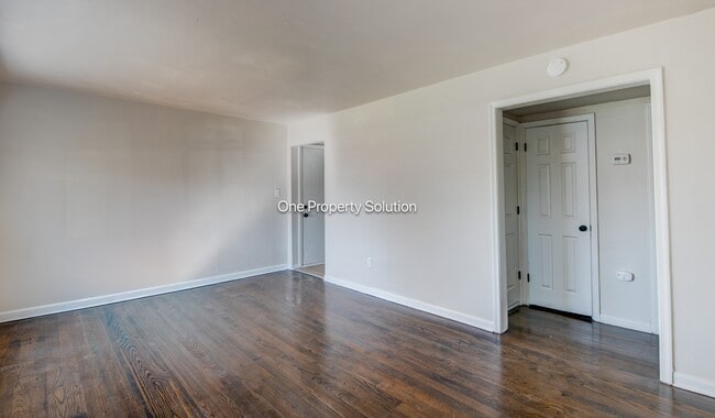 Photo - 2561 Harrison St