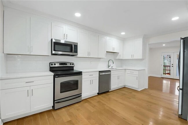 Photo - 8 Huntington Pl Dr