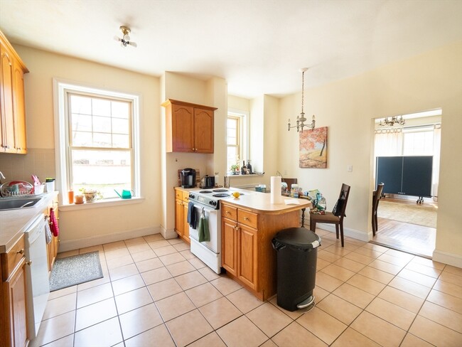 323 Boylston St Unit 1