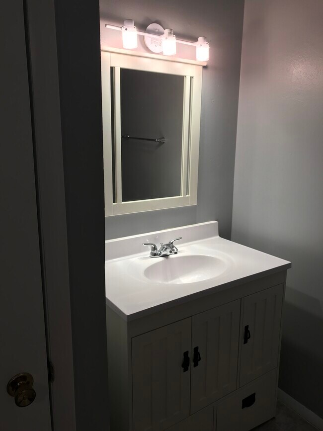 Photo - 4 Viburnum Ln