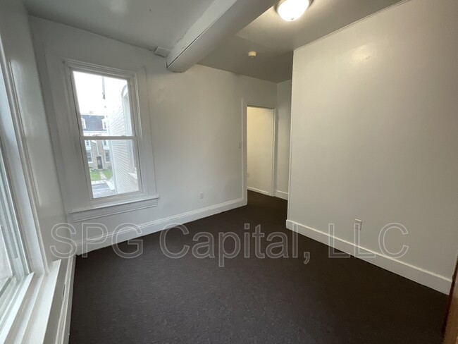 Photo - 245 W Jackson St