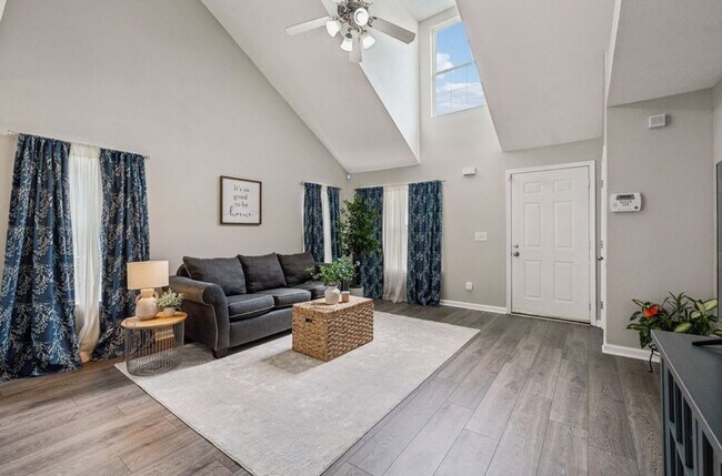Photo - 694 Holland Ridge Dr