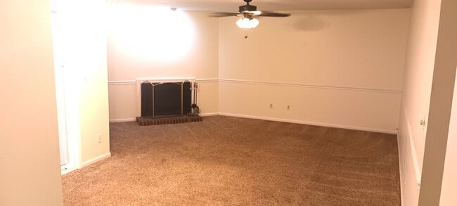 Photo - 302 Patriot Ln Unit B