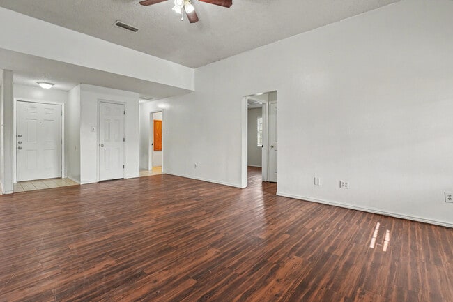 Photo - 1010 Hyden Ave