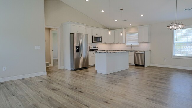Photo - 249 Oak Grove Cir
