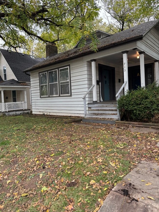 Building Photo - 713 S Market Ave Unit 713 S Market  B