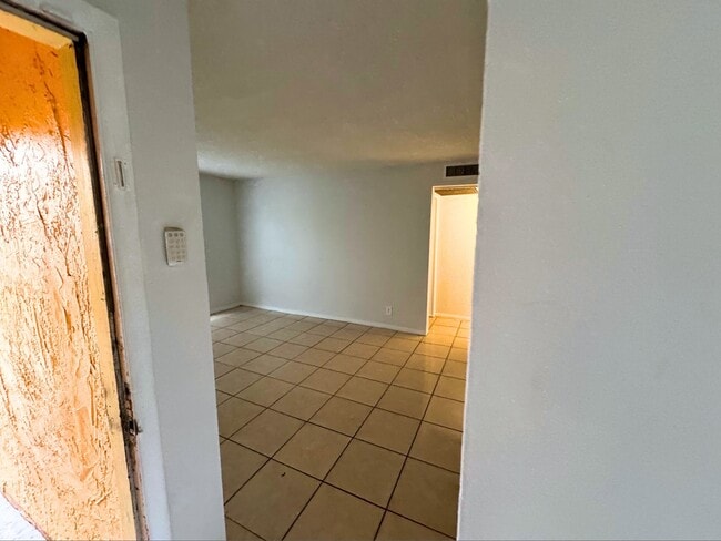 Photo - 4425 Treehouse Ln