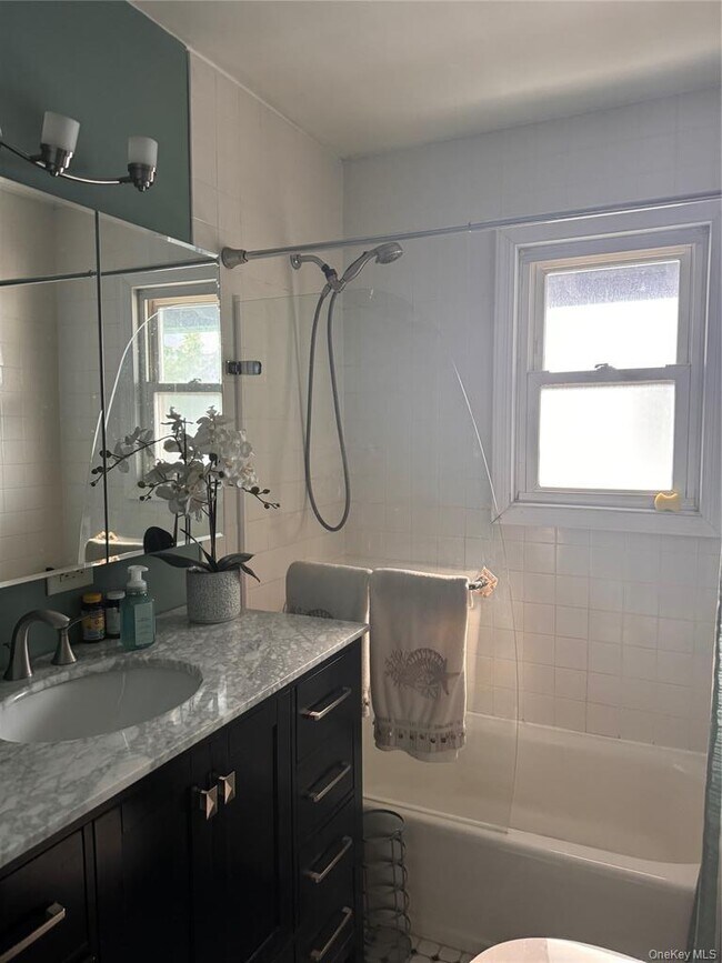 Photo - 537 E Chester St