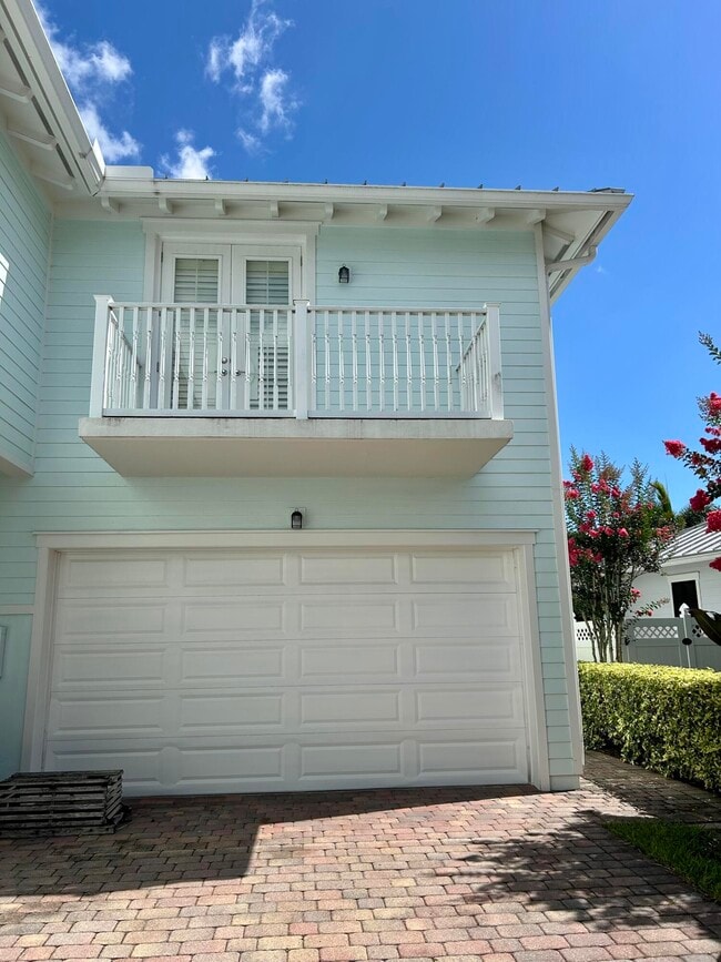 Building Photo - 1039 Tiki Dr