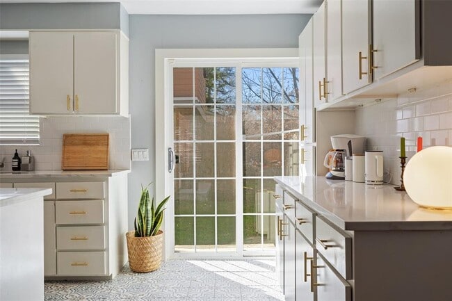 Photo - 2105 Columbia Cove