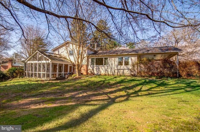 Photo - 8805 Honeybee Ln