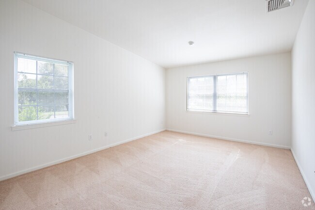 2 BR, 2 BA - 1,195 SQFT