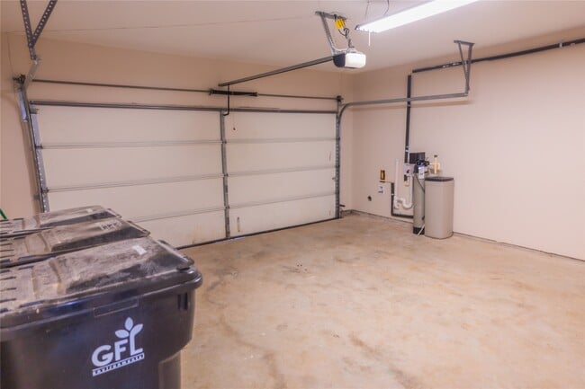 Building Photo - 5123 Harbor Palm Dr