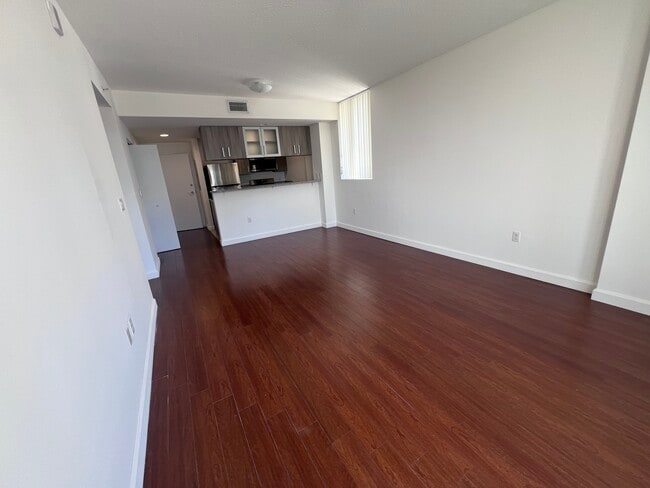 241 NE 27th St Unit A1
