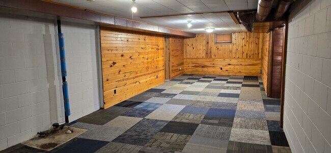 Photo - 2027 Glenbrook Dr