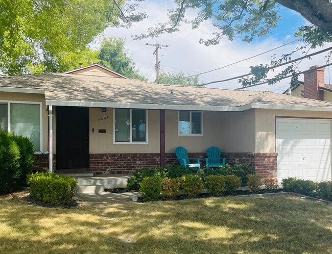 Building Photo - 8161001/51 Unit 8161001001