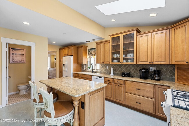 Photo - 113 Beacon Blvd