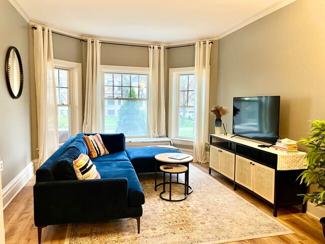 224 N Austin Blvd Unit 1