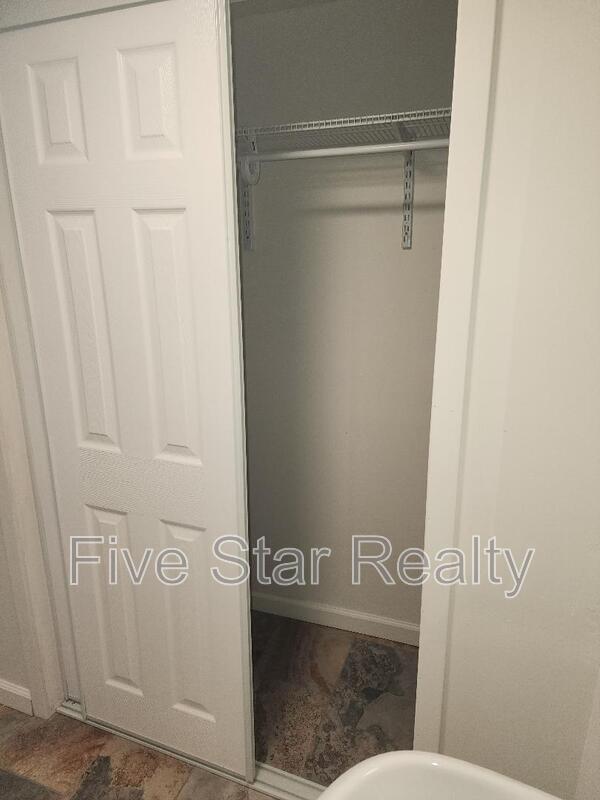 Photo - 464.5 Ohio St