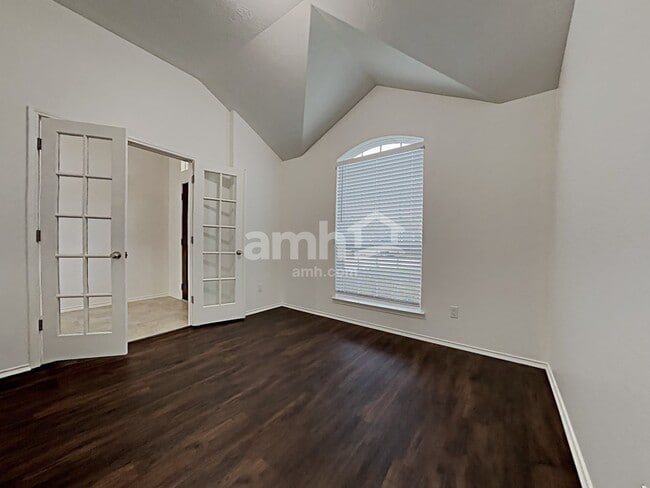 Photo - 2567 Riverway Dr