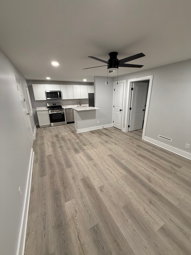 Building Photo - 87 E 4th Ave Unit E