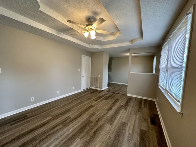 Photo - 913 Poppy Dr