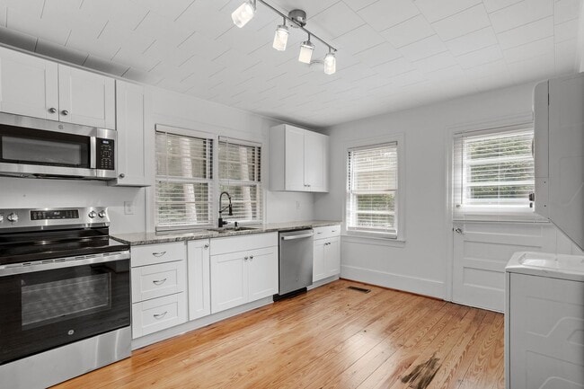Photo - 3012 Durham Rd