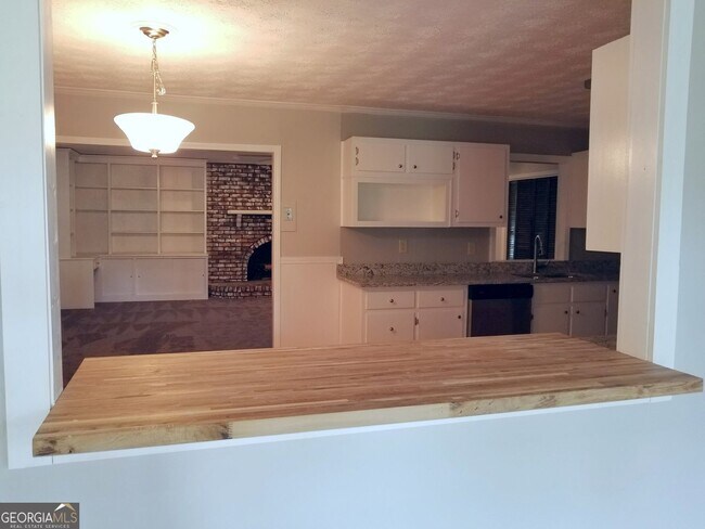 Photo - 5193 Alder Ln SW
