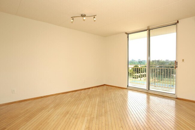 Photo - 1055 River Rd Unit 506