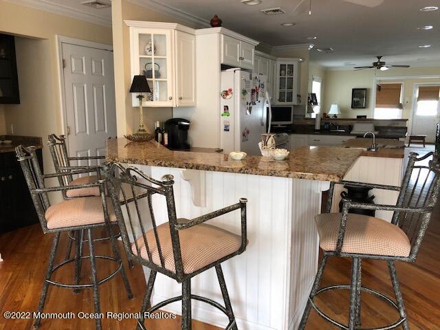 Photo - 405 1st Ave