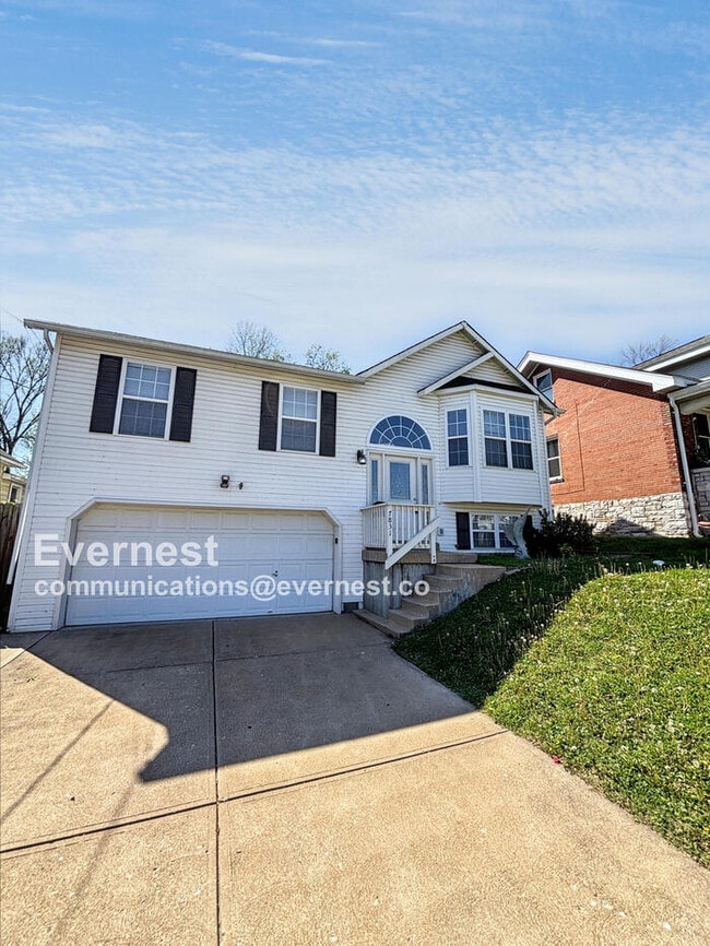 Photo - 7831 Clevedon St House