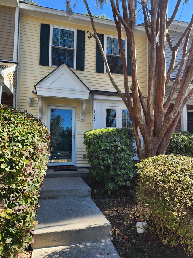 Building Photo - 8022 Shadow Oak Dr Rental