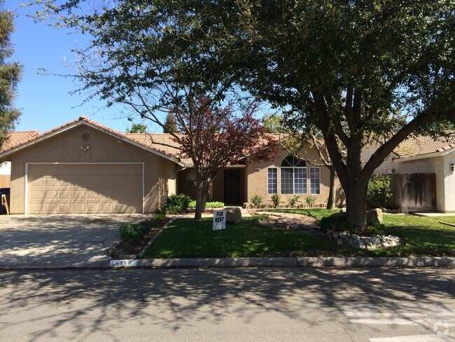Building Photo - Great 4 Bedroom NW Fresno Home for Lease