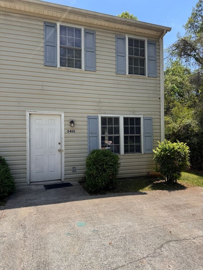 Building Photo - 540 Monticello Ave Unit B