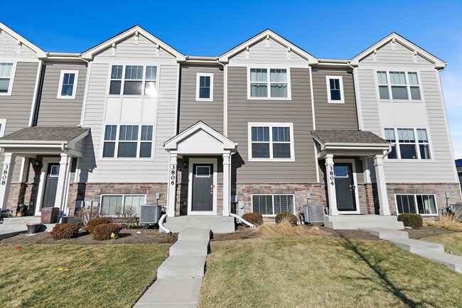 Building Photo - 3806 Honeysuckle Ln