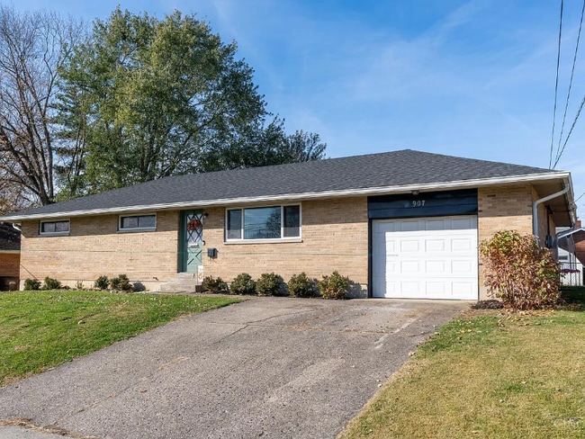 Photo - 907 Birchwood Dr