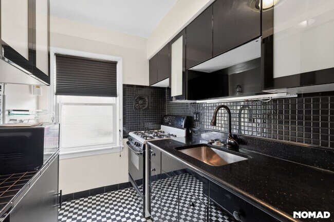 Photo - 2713 Fort Baker Dr SE