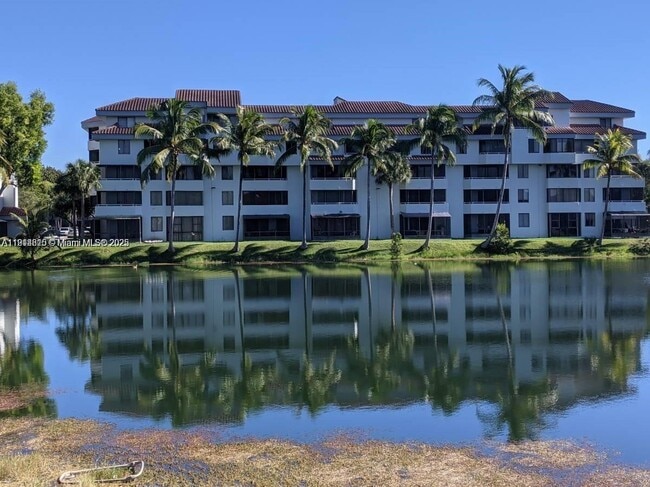 Building Photo - 8335 SW 152nd Ave Unit B-311