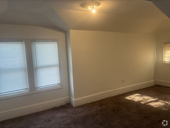 Building Photo - 714 S 42nd St Rental
