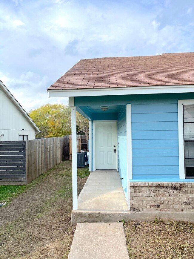 Photo - 12402 Alderbrook Dr Unit A