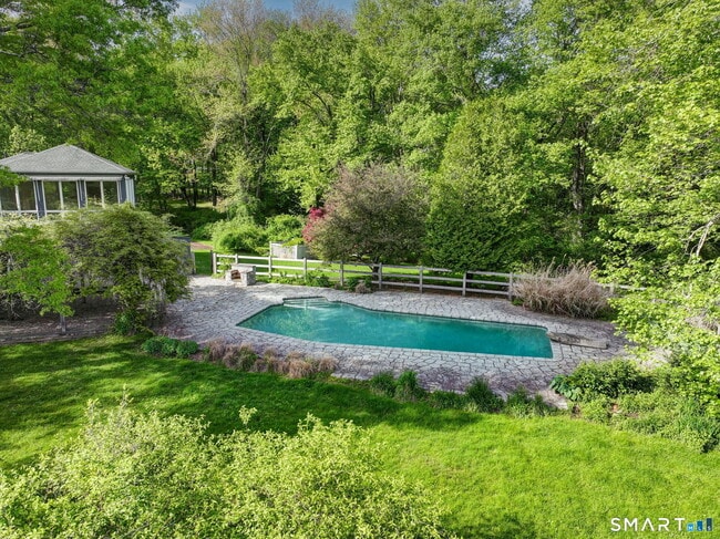 Photo - 6 Old Orchard Dr