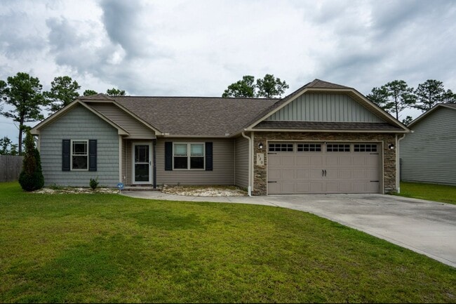 Building Photo - 3 Bedroom, 2 bath beautiful home - Bridgeport Community Sneads Ferry