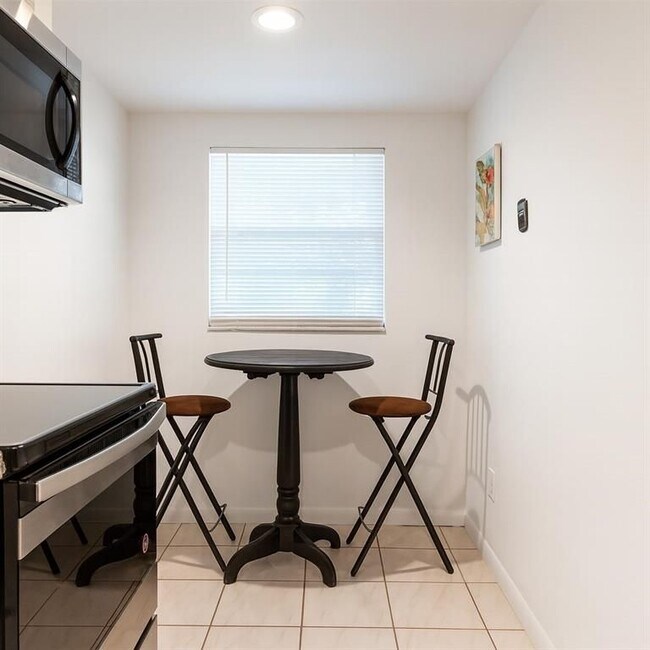 Photo - 9330 Lagoon Pl