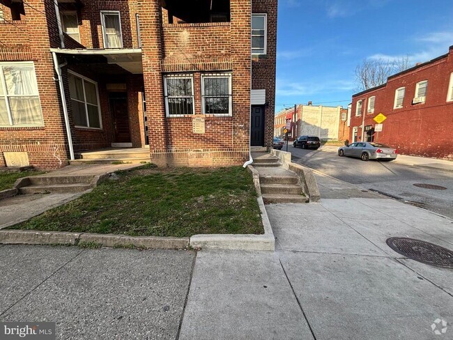 Building Photo - 2325 Reisterstown Rd Unit C Rental
