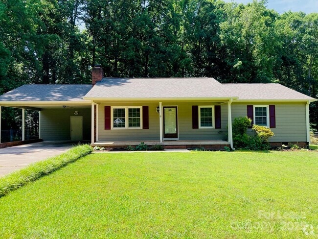 Building Photo - 7984 Secluded Ln Rental