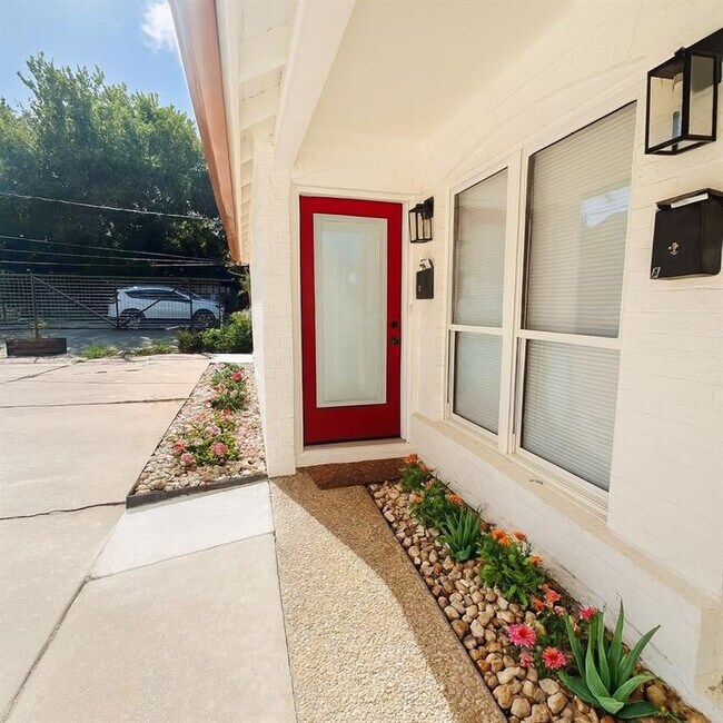 Photo - 1005 W Martin Luther King Jr Blvd