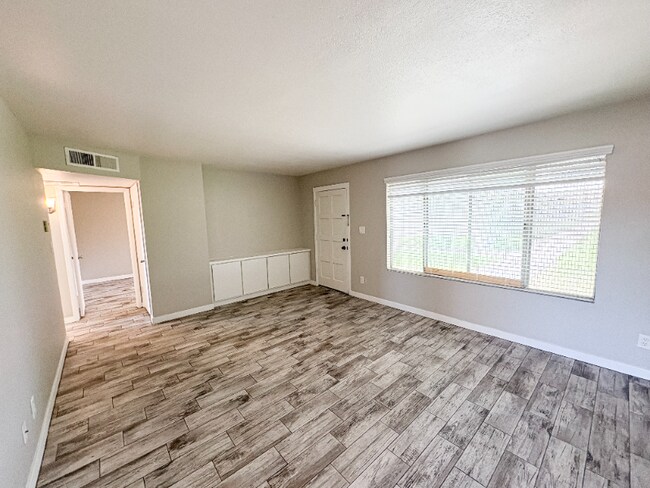 Photo - 5105 S La Rosa Dr Unit 7